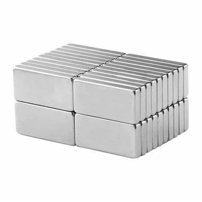 最大作業温度は80°C N52 ニンコーティングのネオジム磁石 50 x 25 x 15mm