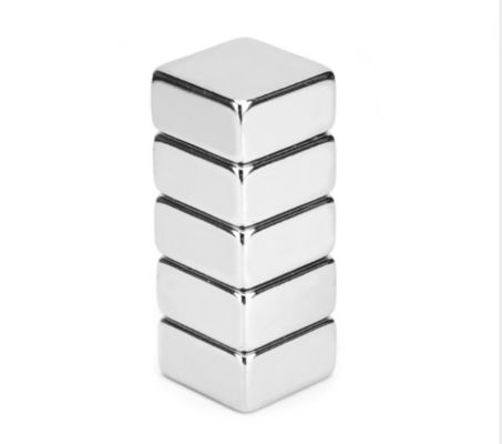 複合ネオジウム磁石 長期用磁気溶液のための小さなブロック 20x20x10mm