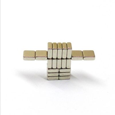 複合ネオジウム磁石 長期用磁気溶液のための小さなブロック 20x20x10mm