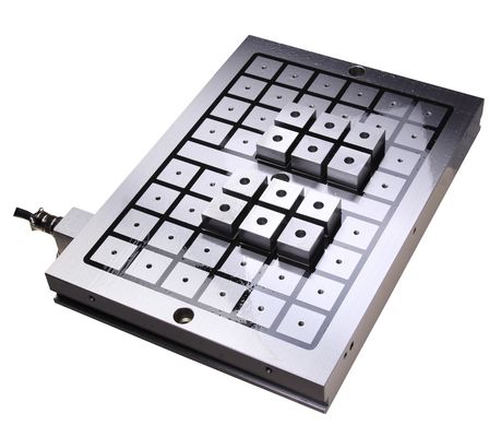 50x50mm ポール CNC 機械加工センター 滑らかな切削のための電磁常磁チャック