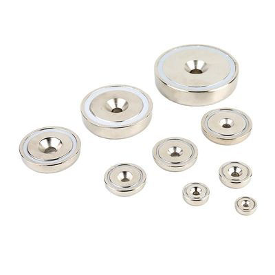 強い NdFeB 希少土 Countersunk ネオジミウムカップポットマグネット ± 0.01mm 許容度