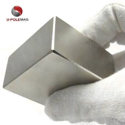密度 7.3-7.6g/cm3 と ROHS 認証の強力な N42 ネオジム磁石ブロック