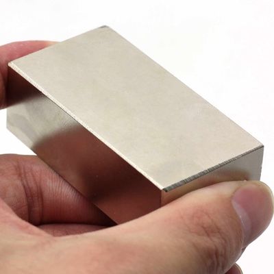 最大作業温度は60°C NdFeB磁石 N52 超強いブロック 50x25x10mm ネオジム