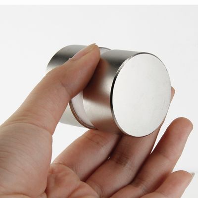 工業磁石 強い N52 永続的な ネオジム磁石ディスク ISO9001