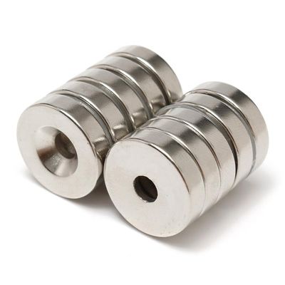 60°C 最大作業温度は N52 ネオジウムディスク磁石とM10 Countersunk Hole