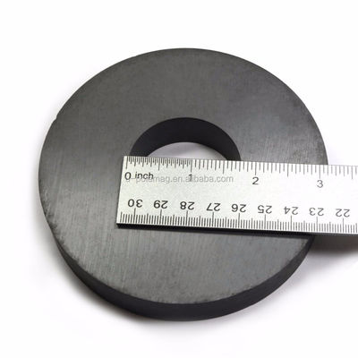OD 115mm x ID 45mm x T20mm 恒久的な材料のC8のセラミックリング磁石