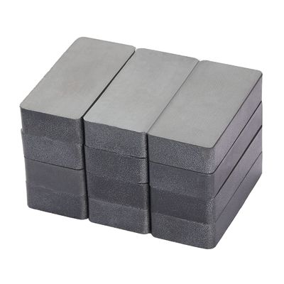 折りたたみ抵抗 kgf/mm2 の5〜10の黒い長方形フェライト磁石