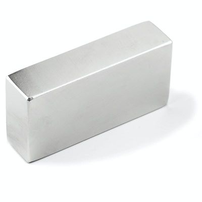 15-20 日 リード タイム オーダーメイド 巨大 N52 ブロック ネオジミウム マグネット 100x50x20mm ±1% 許容度
