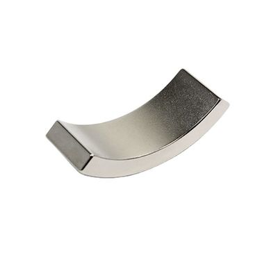 N52 モーター用曲線ネオジウム磁石セグメント ±0.01mm 許容量サンプル提供